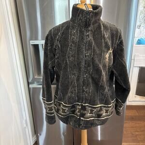 vintage 1990s fleece jacket featuring a Native American-inspired dreamcatcher